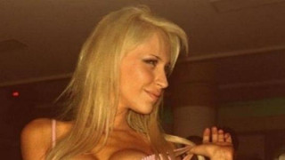 Να το πετιέται!! Το καυτό ατύχημα της Πετρούλας... (pics)