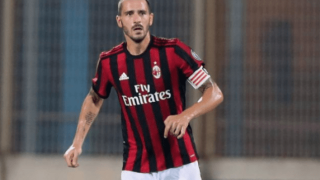 Αποβλήθηκε για αγκωνιά ο Μπονούτσι, με τη βοήθεια του VAR! (vid)