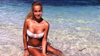 H γυναίκα πρώην παίκτη του ΠΑΟΚ σε ακατάλληλες πόζες (pics)