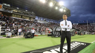 Να βρει τον  τρόπο για να είναι  όλοι ήρεμοι και αφοσιωμένοι