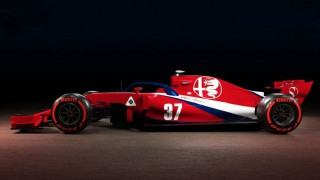 Alfa Romeo: Γεγονός της χρονιάς η παρουσίασής της (φωτογραφίες)