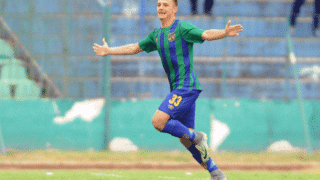 Παίρνει         Μλαντένοβιτς          η      Λάρισα