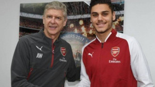 Βενγκέρ: «Δεν είναι ακόμα έτοιμος ο Μαυροπάνος, θα δοθεί δανεικός»