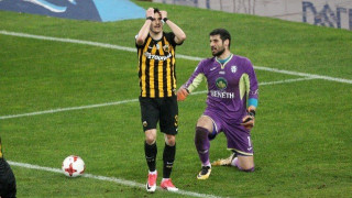 Γλίστρησε στο βρεγμένο ΟΑΚΑ            η        ΑΕΚ