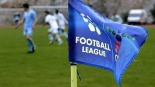 Football League: Φεύγει           ο παλιός ο                   χρόνος