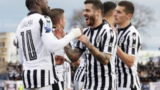 Ανετα, πολύ χαλαρά και…  βλέποντας      μόνο μπροστά