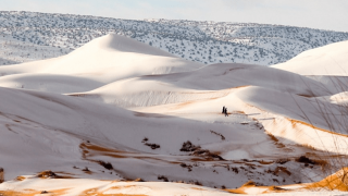 Η έρημος Σαχάρα καλύφθηκε από...                         χιόνι! (ΦΩΤΟ)
