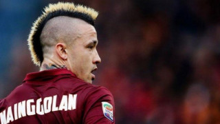 Παίζει     με         Ίντερ       ο         Ναϊγκολάν