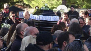 Τo τελευταίο αντίο στον Τζίμη Πανούση      (ΦΩΤΟ & ΒΙΝΤΕΟ)