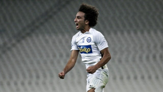 Ο «τρελός» Αιγύπτιος το... έριξε στο τραγούδι! (vid)