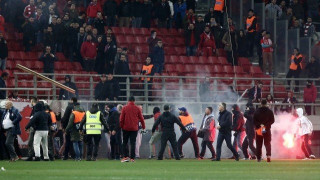 Κλάψα, ψέμα και αυτοδιασυρμός - Μεγάλη τρικυμία στο… λιμάνι