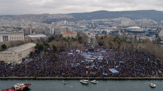 Ανοιξε το δρόμο για την               κοινωνία των πολιτών