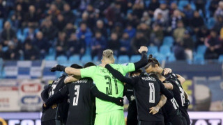 Η σκοτεινή        πλευρά        μιας    αθέατης μάχης