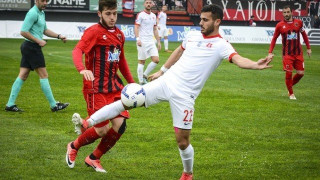 Πέταξε τη φανέλα του και έφυγε μετά την αλλαγή στην Καλαμαριά (video)