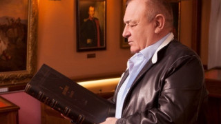 Ο Μπούμπουρας            και         η       μετακόμιση