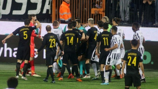 ΑΠΙΣΤΕΥΤΟ: Μετράει το γκολ, διακόπτεται ο      αγώνας!