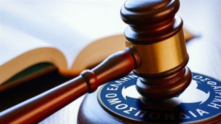 Ο Σκουτέρης              υπό                  πίεση...