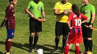 Η πρώτη γυναίκα αρχηγός σε ανδρική ομάδα ποδοσφαίρου