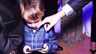 Έγραψε τον Ρονάλντο στα... παλιά του τα παπούτσια! (videos)