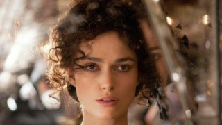 Η Κίρα Νάιτλι ποζάρει topless και διαμαρτύρεται για το photoshop (pics)