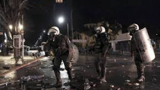 Συμπλοκές            ΑΕΚτσήδων       με την Αστυνομία