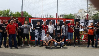 Εξαιρετική εικόνα, φίλοι του Απόλλωνα και του ΟΦΗ μαζί στο γήπεδο!