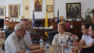 Ενημέρωση της Κόλλια-Τσαρουχά από τους υπεύθυνους της ΕΥΑΘ