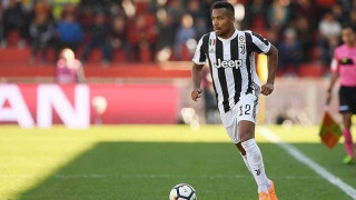 Στο «προσκήνιο» ο Άλεξ Σάντρο για Μάντσεστερ Γιουνάιτεντ