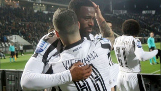 Οι σολίστ                     κι η ορχήστρα του ΠΑΟΚ