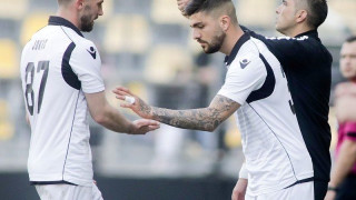 Αυτή είναι η απάντηση της                Δόξας για Καπνίδη