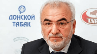 Με φανέλα του ΠΑΟΚ ο Ιβάν Σαββίδης στο Βραζιλία-Ελβετία! (pics)