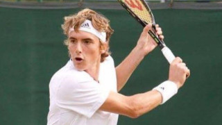 Συνεχίζει           να     γράφει  ιστορία ο Τσιτσιπάς