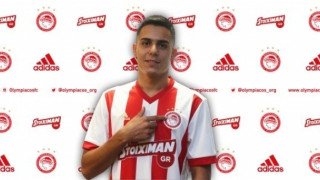 Ντύθηκε στα «ερυθρόλευκα» ο                                  Μασούρας