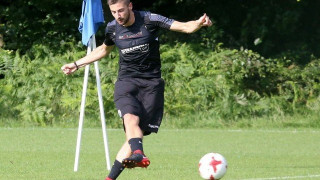 Κοιτάζει Μιχόγεβιτς                            ο ΟΦΗ