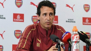 Ο Βενγκέρ        έφυγε αλλά... δεν ενημέρωσε τον Εμερι!