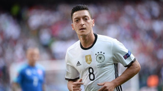 Αποσύρεται από την εθνική Γερμανίας ο          Οζίλ