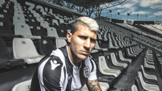 Νίκος Καρέλης, ένας επιθετικός για τις δουλειές… δύο παικτών