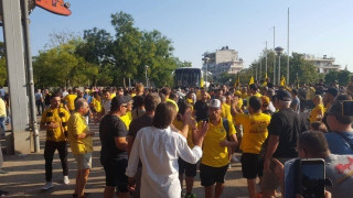 Αποθέωση στην άφιξη του Αρη στο Καυτανζόγλειο (pics+vids)