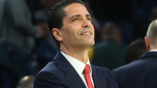 O Aπόλλων    τιμά   τον    Γιάννη      Σφαιρόπουλο!