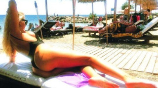 Η αισχρή πρόταση... πορνείας σε παίκτρια του «Power of love» (pic)