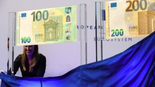 Τα νέα χαρτονομίσματα των 100 και 200 ευρώ παρουσίασε η ΕΚΤ