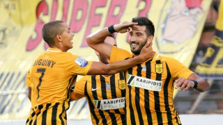 Ματς για να     μετρήσει                     τον σφυγμό του