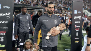 Υπέροχη στιγμή με τον Κρέσπο και το νεογέννητο παιδί του (pic)