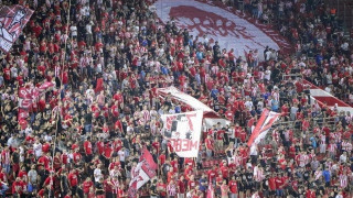 Το πανό των οπαδών του Ολυμπιακού κατά του        ΠΑΟΚ (pic)