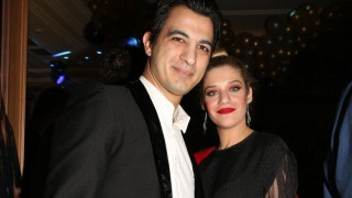 Τζένη Θεωνά - Δήμος Αναστασιάδης: Ανεβαίνουν τα σκαλιά της εκκλησίας;