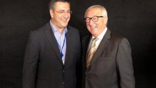 Συνάντηση Απόστολου Τζιτζικώστα με Ζαν Κλοντ Γιούνκερ στις Βρυξέλλες