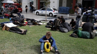 Για τέταρτη ημέρα οι πρόσφυγες στην Πλατεία Αριστοτέλους (ΒΙΝΤΕΟ)