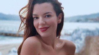 Η πανέμορφη Ράλλη κολάζει το instagram        (pics)