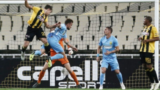Κεφαλιά του Πόνσε και 2-0 η ΑΕΚ                   (vid)