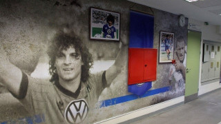 Της κακομοίρας:       Βάζει τρικλοποδιές στον Ηρακλή